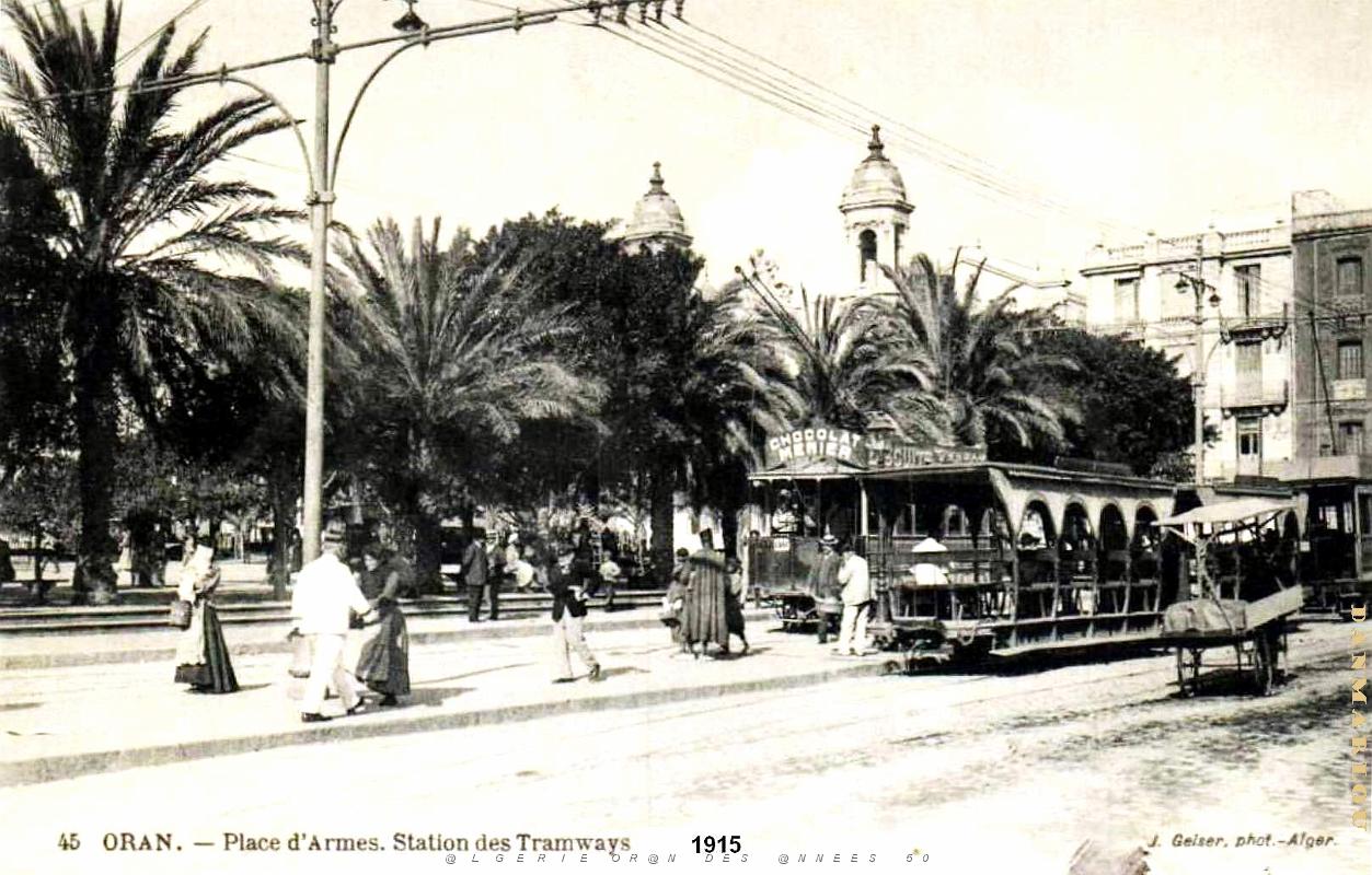 3017- Oran - Place d'Armes - Station Tramways - 1915.jpg